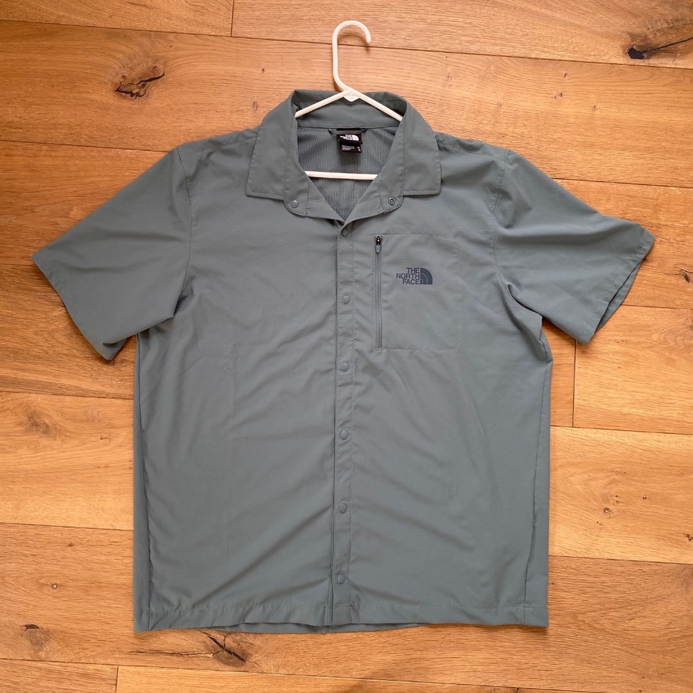 Men's North Face UPF Short Sleeve XL (NWOT)